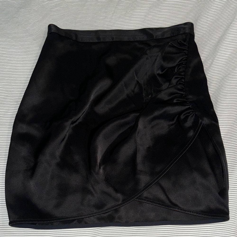 Aritzia Babaton Black Satin Pencil Skirt